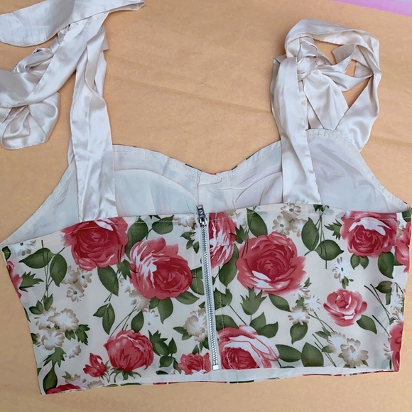 SHEIN Floral Top - Picture 2 of 4